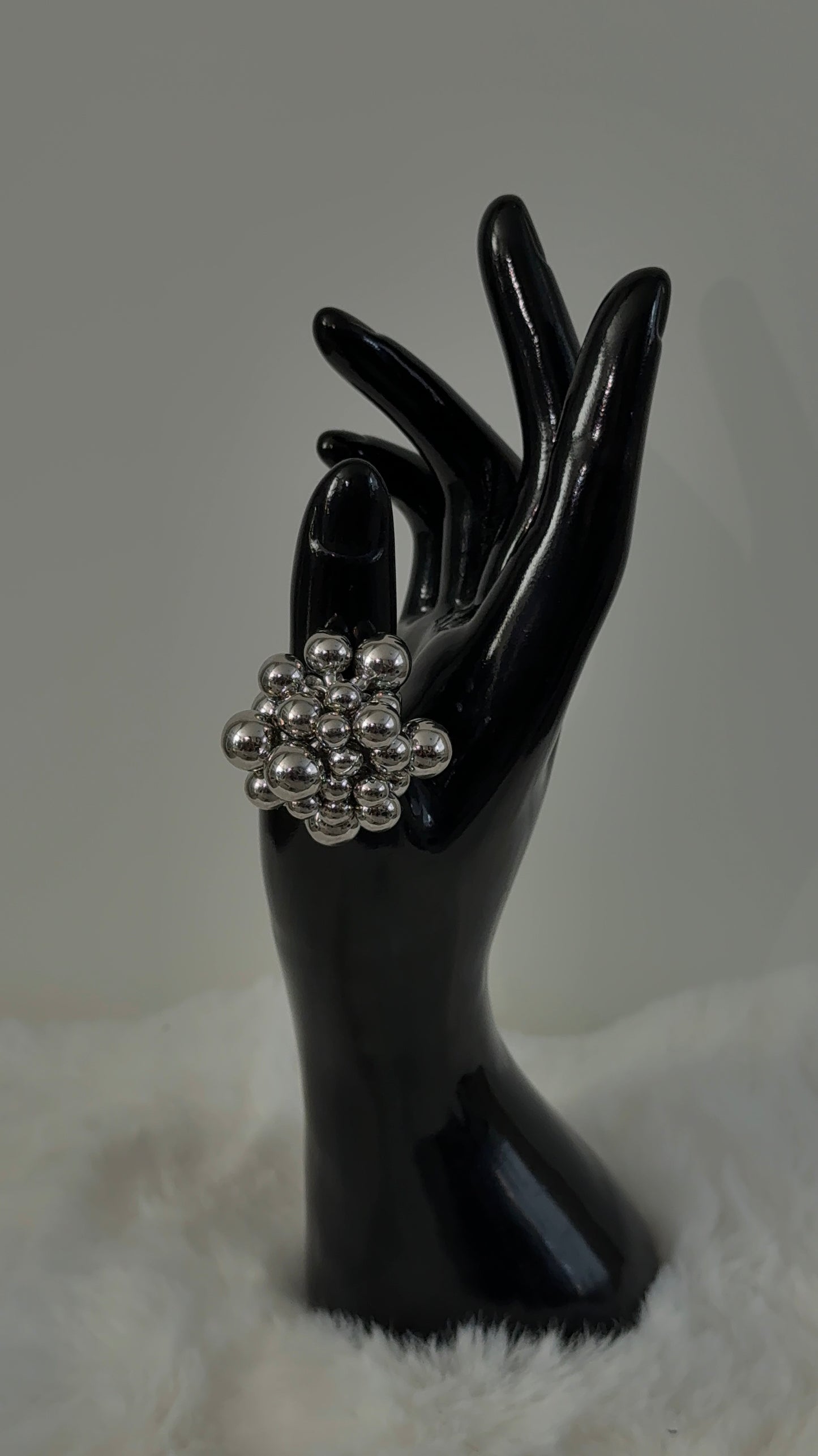 Dots ring